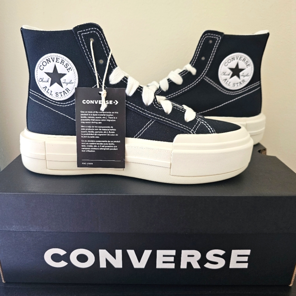 CONVERSE CTAS Cruise Hi Top Women's Chuck Taylor's Size 6.5 NWT
